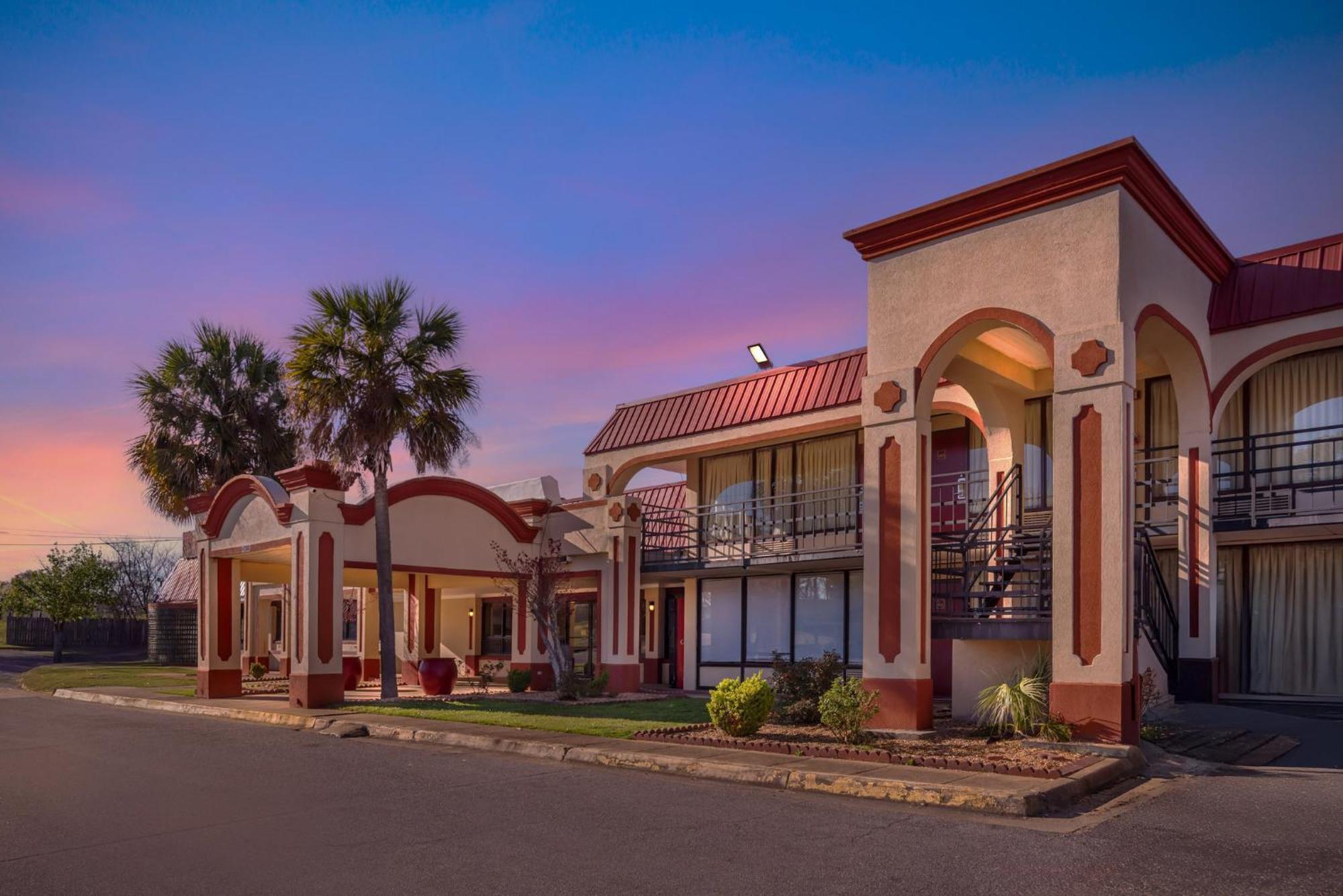 Red Roof Inn Montgomery - Midtown Exterior foto